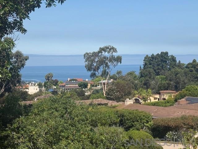 7835 La Jolla Vista Drive, La Jolla CA: https://media.crmls.org/mediaz/fedf53de-2778-479a-8e46-1c76701c6e04.jpg