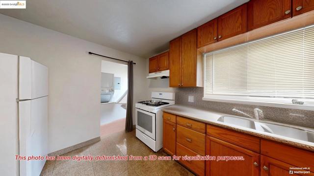 1259 Carrison St, Berkeley CA: https://media.crmls.org/mediaz/fedfbc14-586e-4edc-b8e6-89fb50920920.jpg