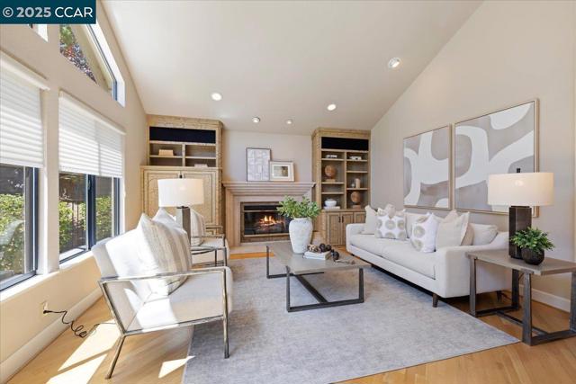 4101 Fox Creek Ct, Danville CA: https://media.crmls.org/mediaz/fee0651e-9dde-443c-b4fc-aa5d144ff901.jpg