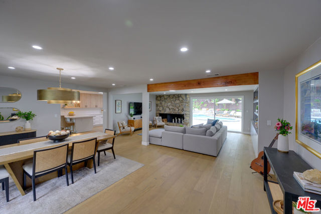 5356 Overing Drive photo 4