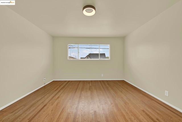 2524 Parker Ave, Oakland CA: https://media.crmls.org/mediaz/fee1483f-b445-4895-bb01-db1d3cdec15d.jpg