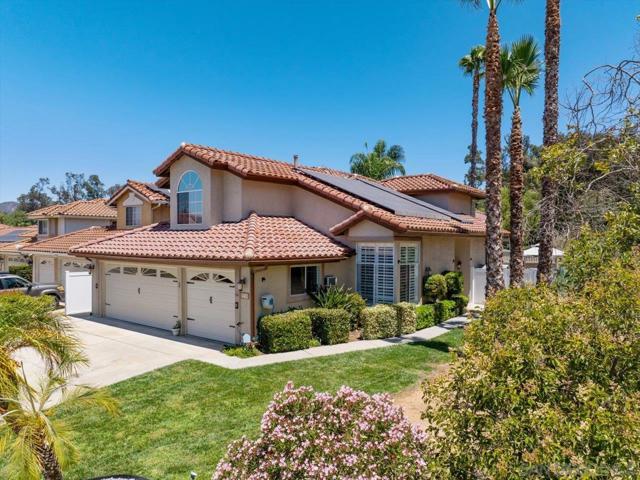 2208 Terracewood Ln, Escondido CA: https://media.crmls.org/mediaz/fee1a545-7163-427f-bd30-ba5e91eb5f76.jpg