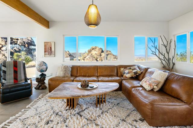 66425 Foothill Drive Drive, Joshua Tree CA: https://media.crmls.org/mediaz/fee1f002-99f7-4c7d-8950-fd41ea86dbd6.jpg