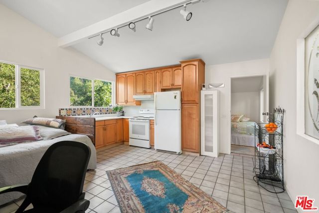 860 Old Topanga Canyon Road, Topanga CA: https://media.crmls.org/mediaz/fee23ef5-7eac-4043-b162-8e19aa297619.jpg