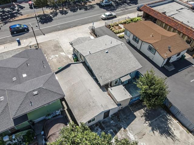 558 A Street, Hayward CA: https://media.crmls.org/mediaz/fee2472a-7fcf-47c2-951c-9f387616605a.jpg