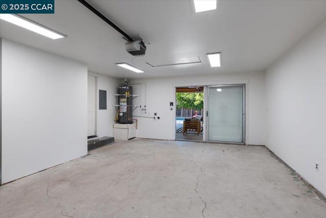 1275 Windermere Way, Concord CA: https://media.crmls.org/mediaz/fee32849-9329-475f-87ec-06a51e836b05.jpg