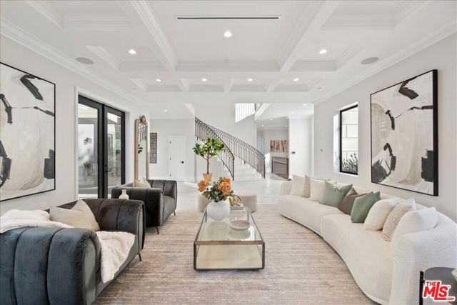 4351 Vanalden Avenue, Tarzana CA: https://media.crmls.org/mediaz/fee39787-d04e-4bce-bd1a-c5da11e0f8ba.jpg