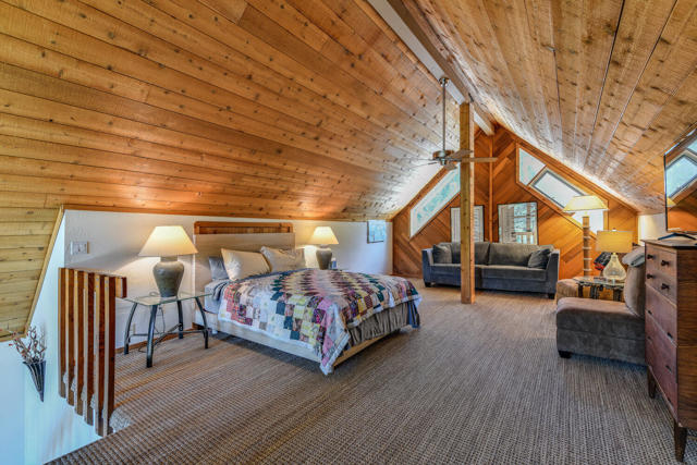 24873 Ponderosa Drive, Idyllwild CA: https://media.crmls.org/mediaz/fee39e3d-16b2-4b11-86e6-ba3ccffdc084.jpg