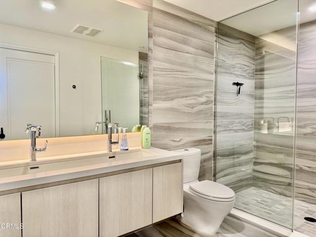 Detail Gallery Image 7 of 14 For 1050 S Grand Ave #2004,  Los Angeles,  CA 90015 - 2 Beds | 2 Baths