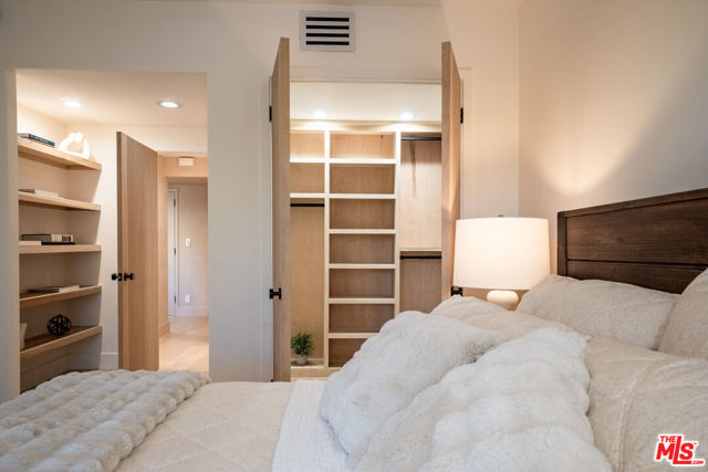 818 N Doheny Drive, West Hollywood CA: https://media.crmls.org/mediaz/fee416f1-5570-4815-a7cc-60751ad8830e.jpg