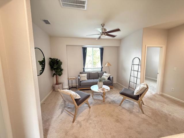 12 Mantauk Point Place, Sacramento CA: https://media.crmls.org/mediaz/fee41fd8-ffb2-4186-a9e3-6fcbd0063541.jpg