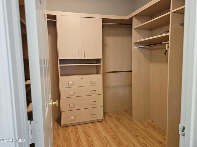 5616 Etiwanda Avenue, Tarzana CA: https://media.crmls.org/mediaz/fee44261-f4bb-4aba-b03e-48d1b8fd6a72.jpg