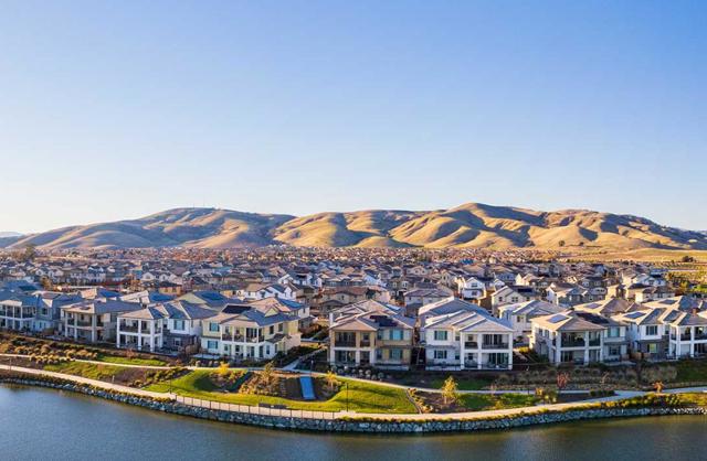 2524 Big Sky Drive, Fairfield CA: https://media.crmls.org/mediaz/fee4704b-5935-4ecb-8740-cf37b6734fda.jpg