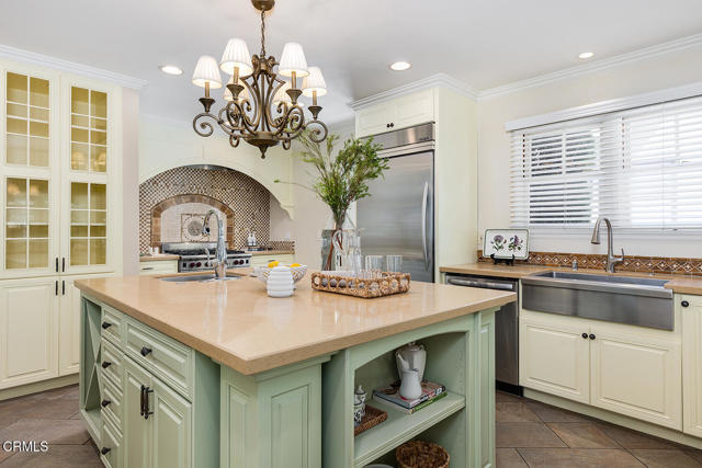 49 Annandale Road, Pasadena CA: https://media.crmls.org/mediaz/fee4b28a-5e30-4b18-884b-23654238fc98.jpg