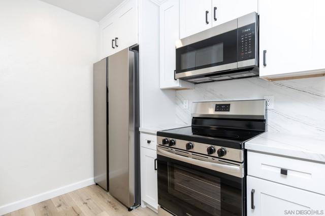 11187 Kelowna Rd, San Diego CA: https://media.crmls.org/mediaz/fee51bbb-af31-4e14-af9a-6dad7501960c.jpg
