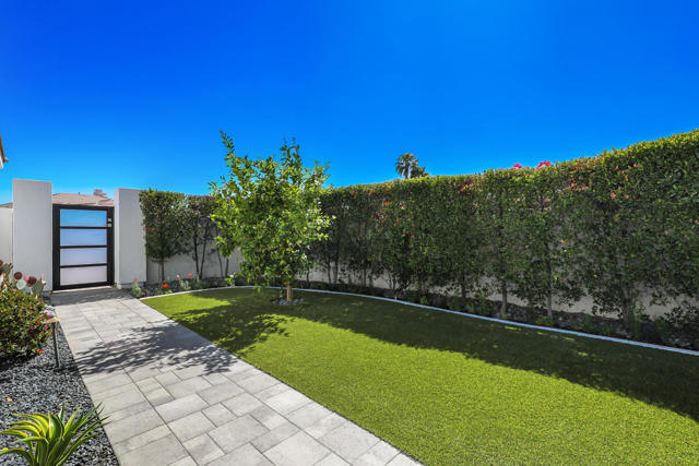 80360 Via Valerosa, La Quinta CA: https://media.crmls.org/mediaz/fee5212e-fbda-4547-a878-086df7d0e213.jpg