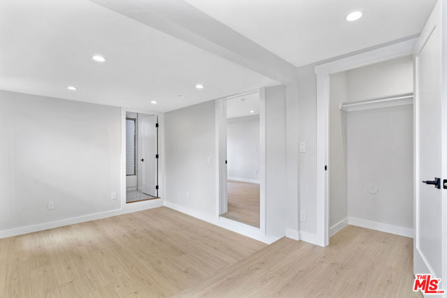 2336 Loma Vista Place, Los Angeles CA: https://media.crmls.org/mediaz/fee56d1e-1a2a-4cdd-be59-722bb9253776.jpg