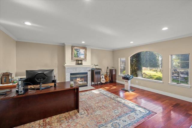 17 Bella Vista Lane, Gilroy CA: https://media.crmls.org/mediaz/fee59024-8c53-4fe0-bb47-959853b4d09e.jpg