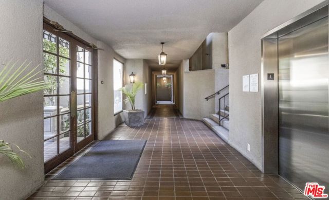 8455 Fountain Avenue, West Hollywood CA: https://media.crmls.org/mediaz/fee65dcf-a781-44ef-81ea-3cd4738b1aad.jpg