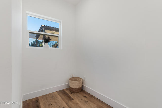 568 Bristol Avenue, Simi Valley CA: https://media.crmls.org/mediaz/fee6cb6e-fcce-468e-93fc-ea18b2cd3415.jpg