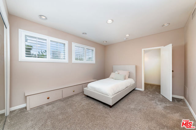 1358 Holmby Avenue, Los Angeles CA: https://media.crmls.org/mediaz/fee70cf6-8536-44d1-b5bb-4c4ebe914b5d.jpg