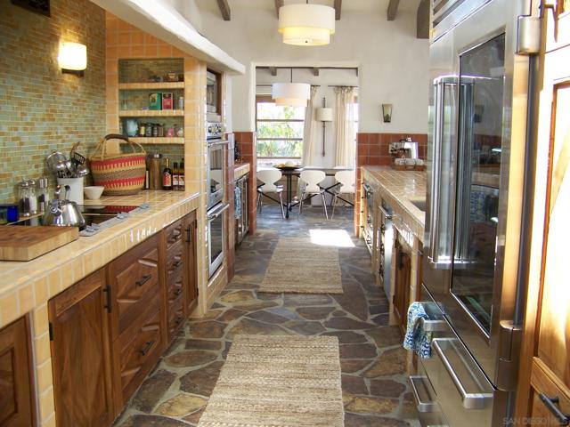 Image 3 of 49 For 1105 Stratford Ct