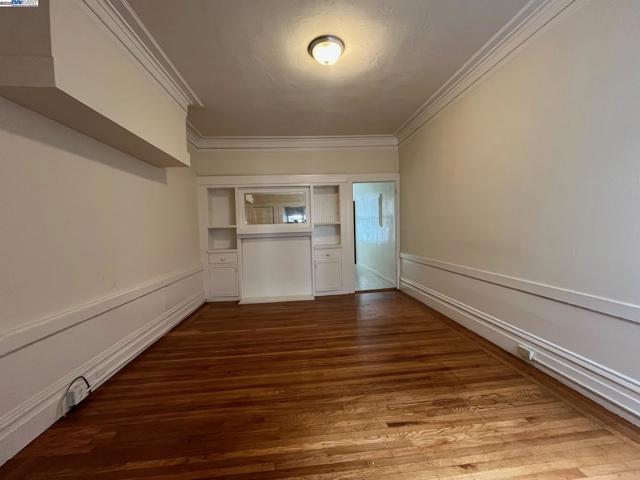 459 11Th Ave, San Francisco CA: https://media.crmls.org/mediaz/fee801e4-be2c-4247-9c2c-a18fe53072b9.jpg