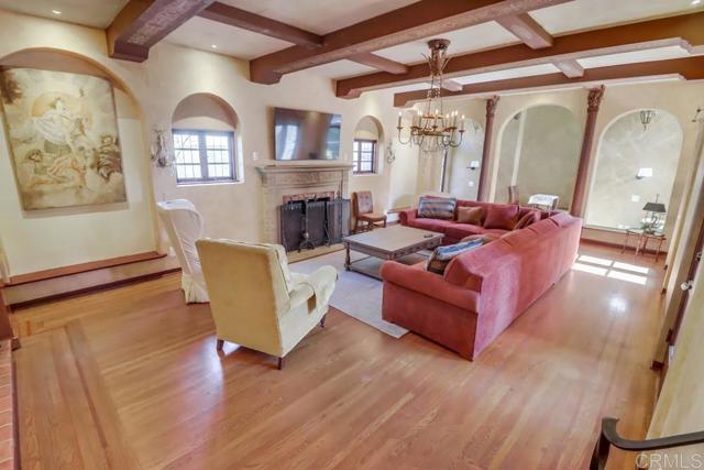 Detail Gallery Image 9 of 73 For 3014 Xenophon St, Point Loma,  CA 92106 - 5 Beds | 3 Baths