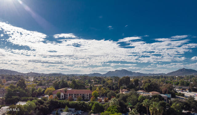 349 Newbury Vista Lane, Newbury Park CA: https://media.crmls.org/mediaz/fee8c742-38c7-4aeb-875f-5c2c4afea3c2.jpg