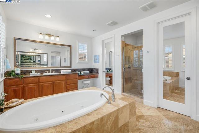 2396 Keats Ln, San Ramon CA: https://media.crmls.org/mediaz/fee959c6-057d-408b-bcc0-aad7a53ed4d6.jpg