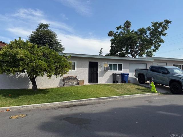 250 E 14th Avenue, Escondido CA: https://media.crmls.org/mediaz/fee9b774-dcc5-459e-9308-63634c7b61e2.jpg
