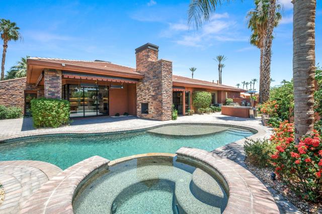 50375 Via Serenidad, La Quinta CA: https://media.crmls.org/mediaz/fee9e468-5c5d-4dc4-92e9-1eea1d1a3c43.jpg