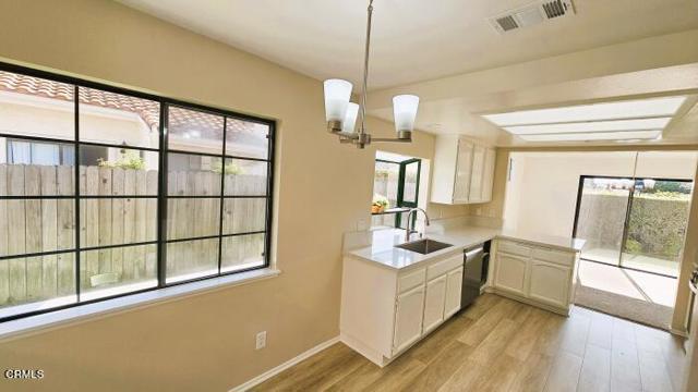 Detail Gallery Image 2 of 21 For 1161 Windward Way, Oxnard,  CA 93035 - 3 Beds | 2 Baths