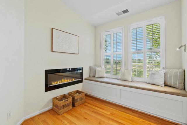986 Governors Bay Drive, Redwood City CA: https://media.crmls.org/mediaz/feeae922-d633-416f-a737-9756056f200e.jpg