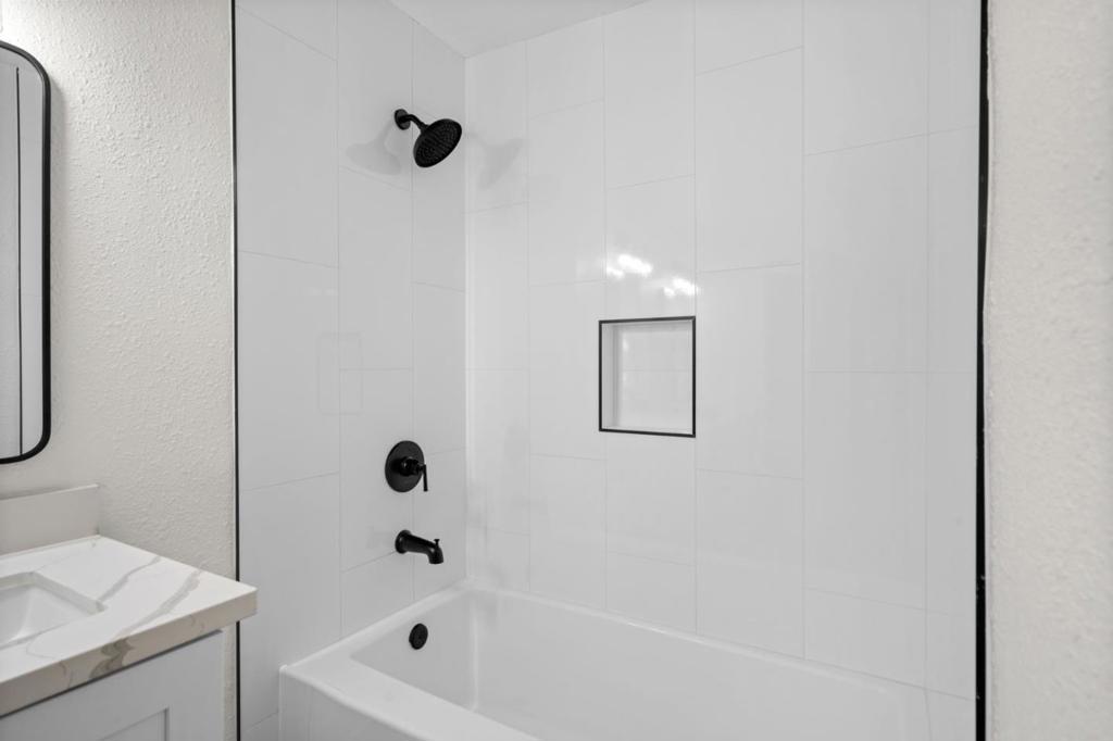 https://media.crmls.org/mediaz/feeb5808-29bd-46c6-b2a7-cefb53864b3d.jpg?preset=X-Large