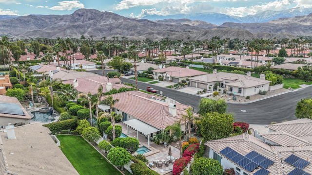 12 Via Elegante, Rancho Mirage CA: https://media.crmls.org/mediaz/feeb9474-3700-49f6-ba1d-e2aea3b7d31d.jpg