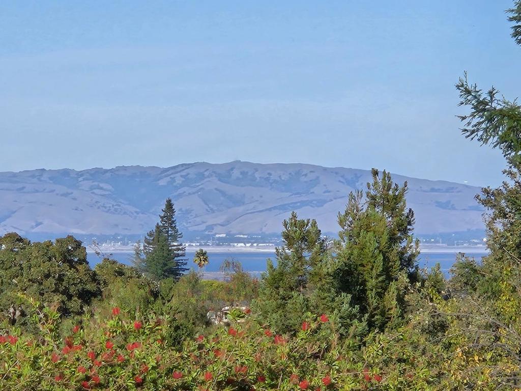 12130 Foothill Lane
