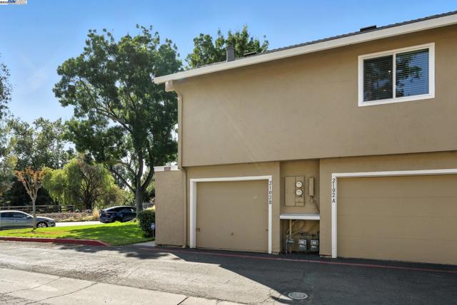 2102 Galveston Ave, San Jose CA: https://media.crmls.org/mediaz/feed6f62-3a89-4dd4-baa1-bb749cab54e5.jpg