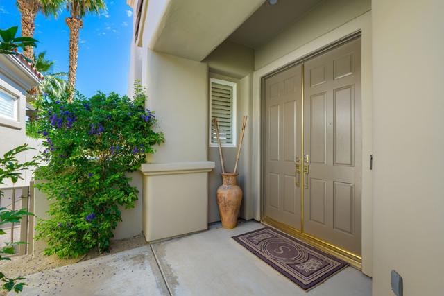 78328 Calle Las Ramblas, La Quinta CA: https://media.crmls.org/mediaz/feede6b4-e98e-4a68-b436-96a4e7584915.jpg