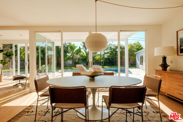 3625 Berryman Avenue, Los Angeles CA: https://media.crmls.org/mediaz/feeea9db-c766-4808-bf9f-5feff1d67c19.jpg