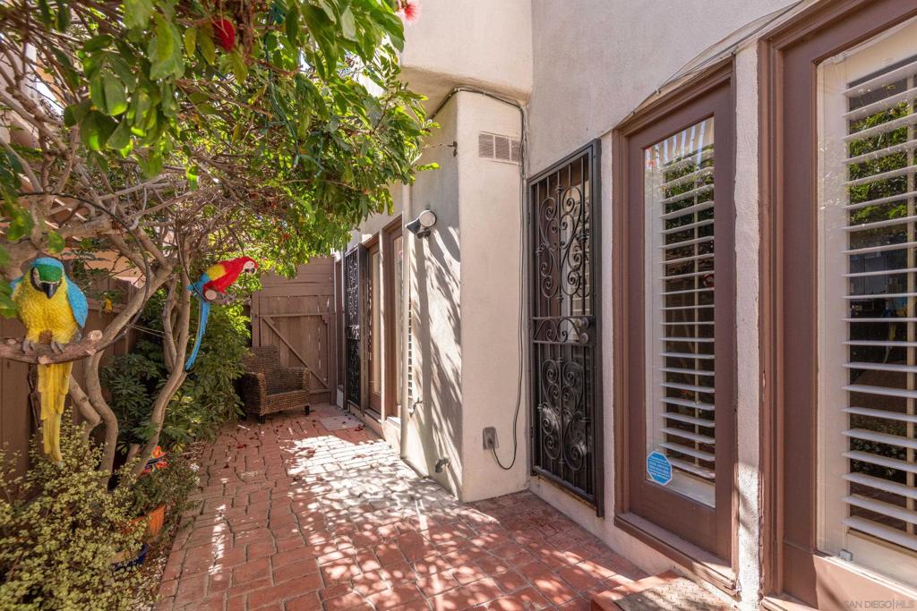 MLS #250000738SD image #36