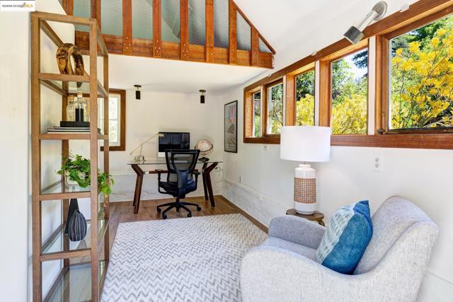 1145 Mandana Blvd, Oakland CA: https://media.crmls.org/mediaz/feef1179-2b10-4a80-93f3-ec7b168092e1.jpg