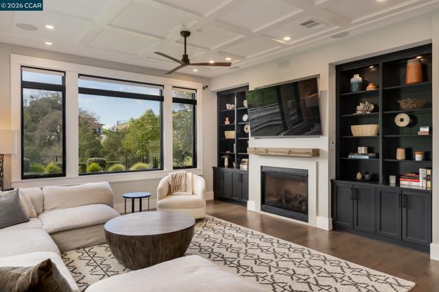 Image 20 of 59 For 401 Legacy Dr