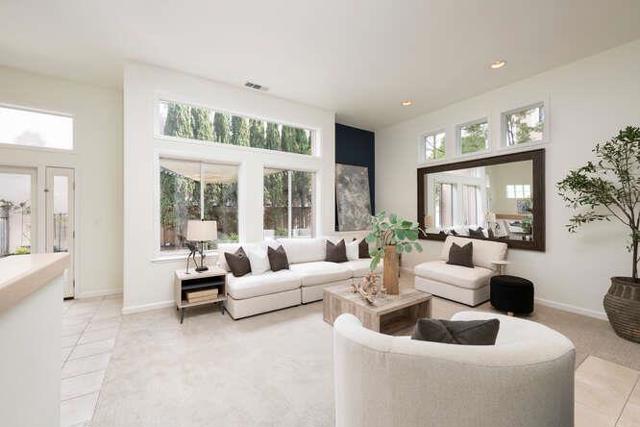 816 Corriente Point Drive,  CA: https://media.crmls.org/mediaz/fef0c204-6689-4549-843a-a6b408a933ce.jpg