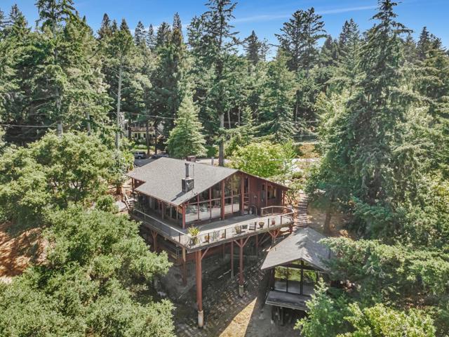 45 Ranch Road, Woodside CA: https://media.crmls.org/mediaz/fef18d39-284b-4822-88fa-414185bebe2e.jpg