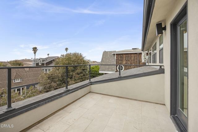 1194 Kingston Lane, Ventura CA: https://media.crmls.org/mediaz/fef1eb77-3161-4a8e-a7c0-31e755ac927d.jpg