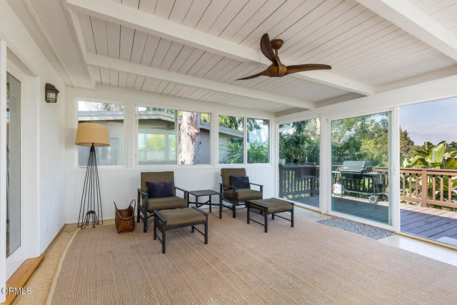 196 Malcolm Drive Drive, Pasadena CA: https://media.crmls.org/mediaz/fef2de03-f203-48cf-ab8f-fe7336bb28d6.jpg