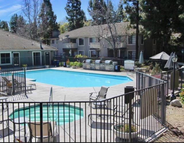 15040 Avenida Venusto, San Diego CA: https://media.crmls.org/mediaz/fef3126d-fe12-4973-a1cf-b4492365ed2c.jpg