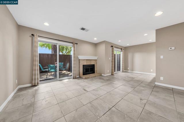 1081 San Ramon Valley Blvd, Danville CA: https://media.crmls.org/mediaz/fef3639e-618a-44b8-b5e4-628f92d5b35a.jpg