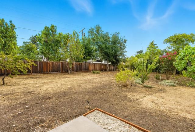 771 Sunshine Drive, Los Altos CA: https://media.crmls.org/mediaz/fef3c3a0-f2ac-46be-b878-da72d20ee233.jpg
